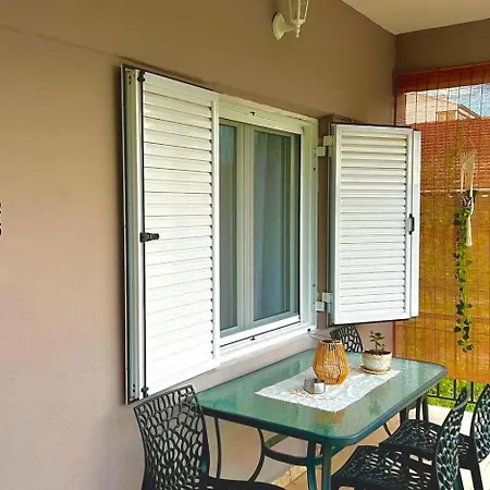 Stelina's In * 特里卡拉